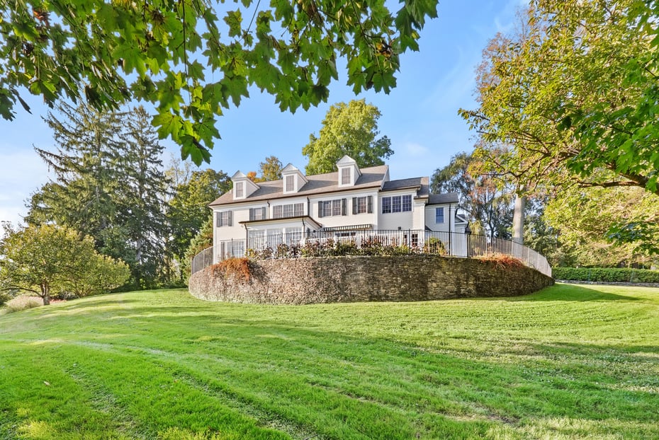 2 Belmont Drive Photo 36