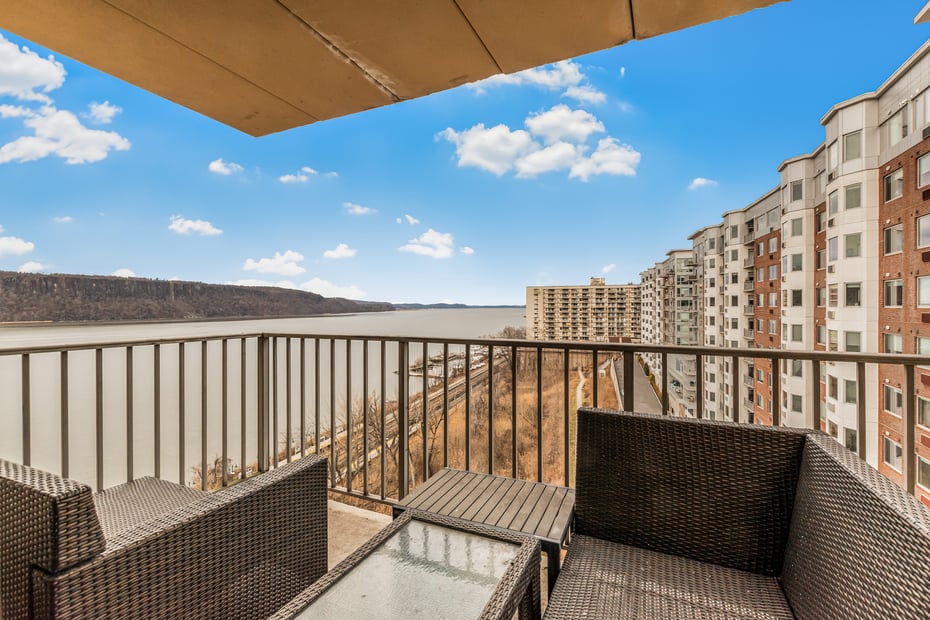 1085 Warburton Avenue  #723 Photo 1