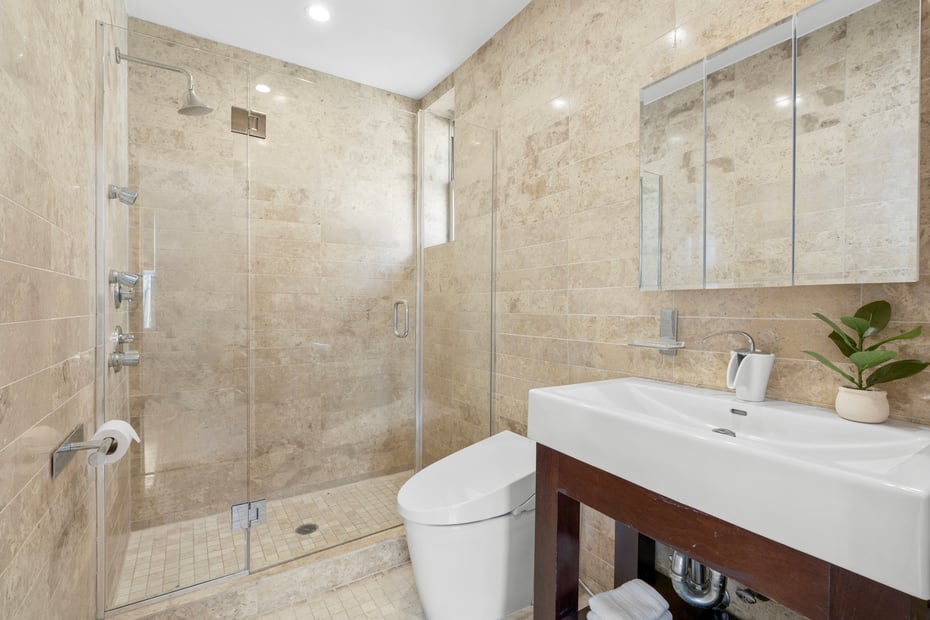 1475 Roosevelt Place Photo 17