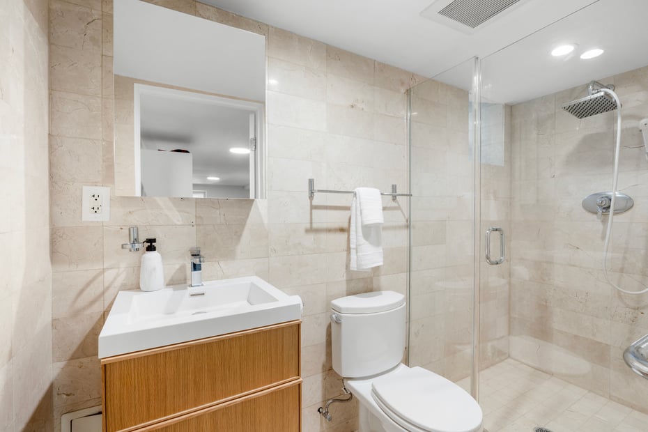 1475 Roosevelt Place Photo 29