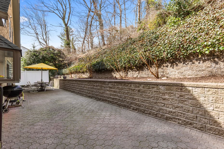 75 Edgemont Road Photo 23