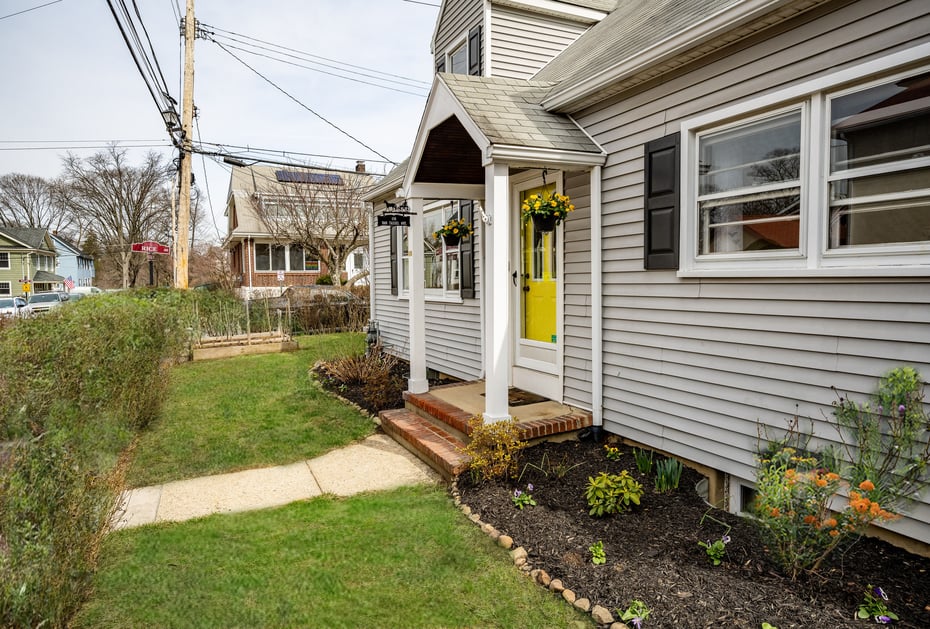 118 Van Tassel Avenue Photo 3