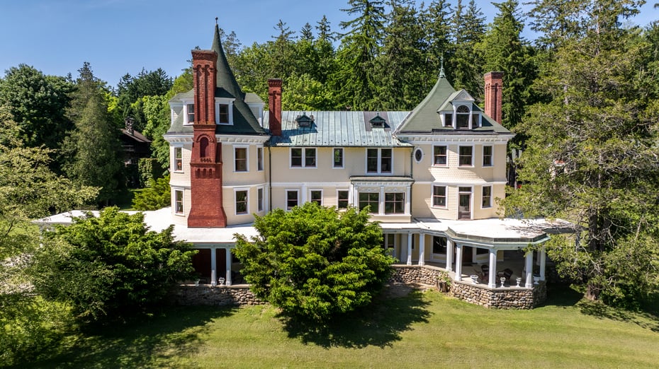 45 Hitchcock Lane Photo 2