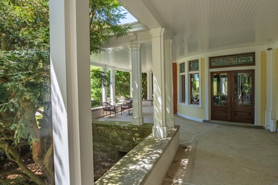 45 Hitchcock Lane Photo 6