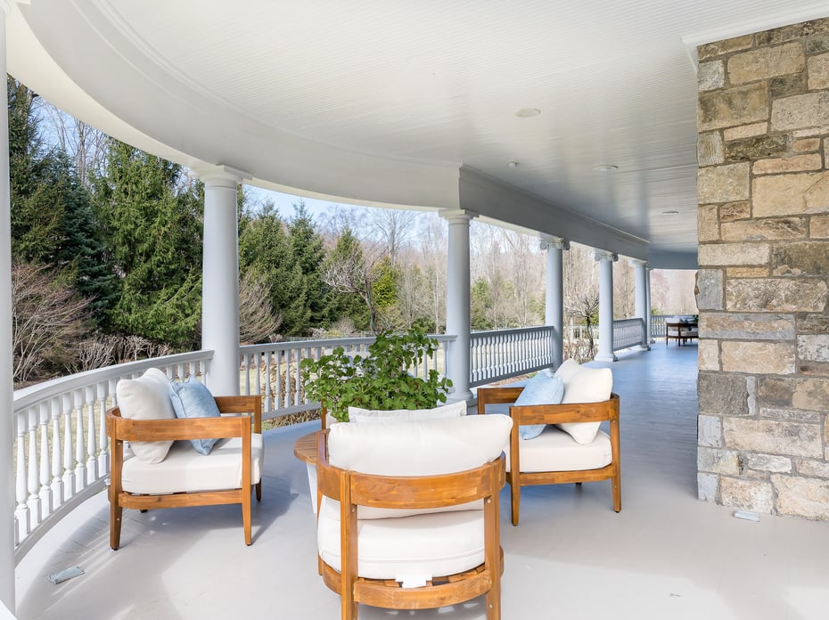 402 Sarles Street Photo 6