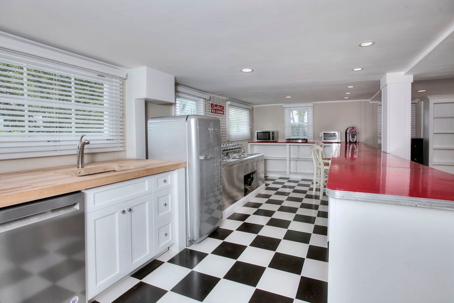 1007 Fairfield Beach Road Photo 13