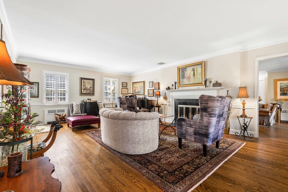 31 Colonial Road Photo 3