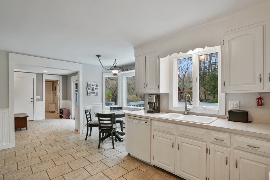 142 Trillium Road Photo 9