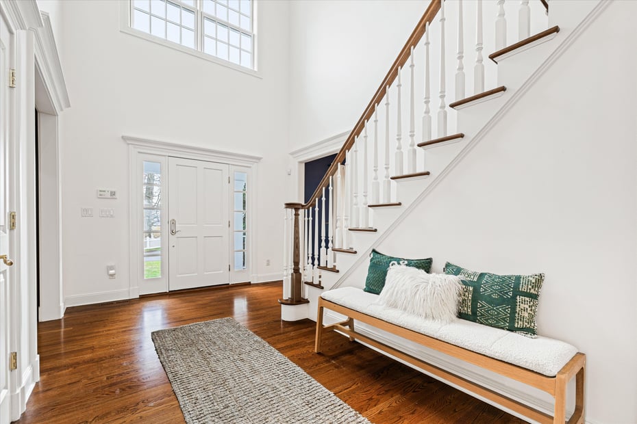 803 Oakwood Road Photo 2