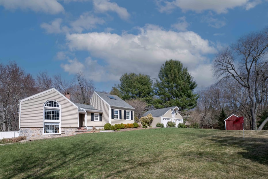 61 Neck Road Photo 1
