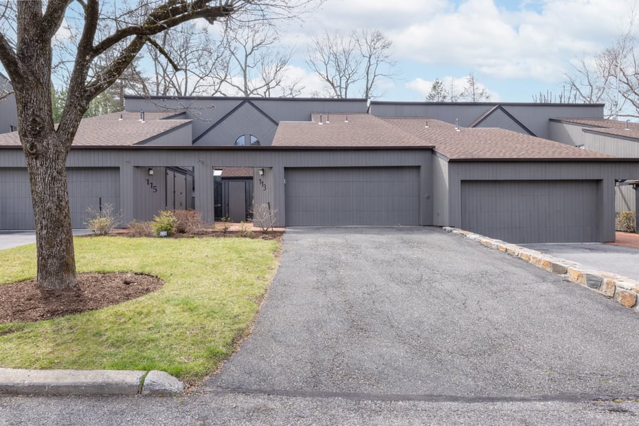 113 Stone Oaks Drive Photo 1