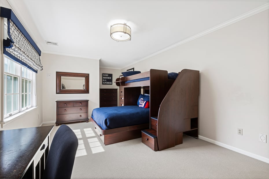 9 Westwood Drive Photo 32