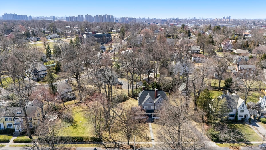 989 Edgewood Avenue Photo 40