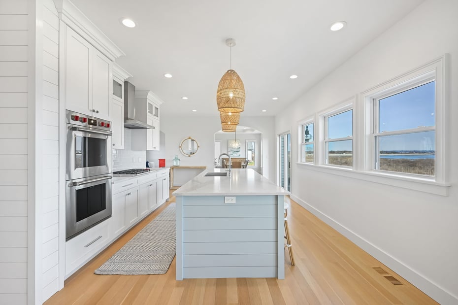586 Riverdale Drive Photo 9