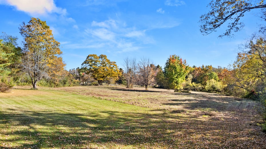 191 Sandisfield Rd Photo 5
