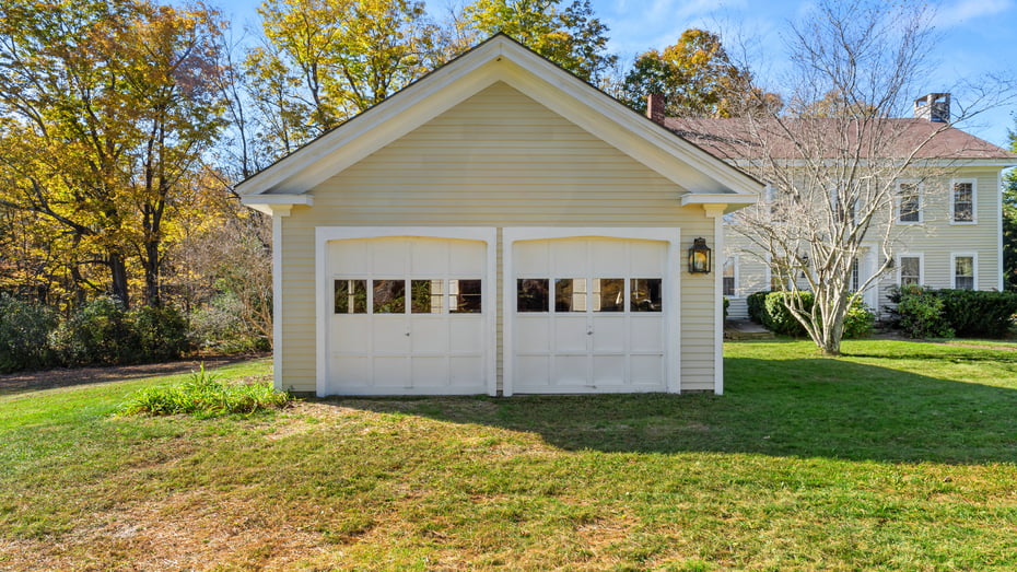 191 Sandisfield Rd Photo 36