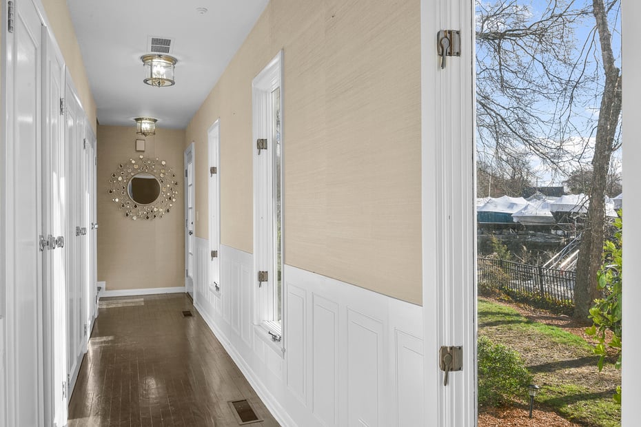 705 The Crescent Photo 17