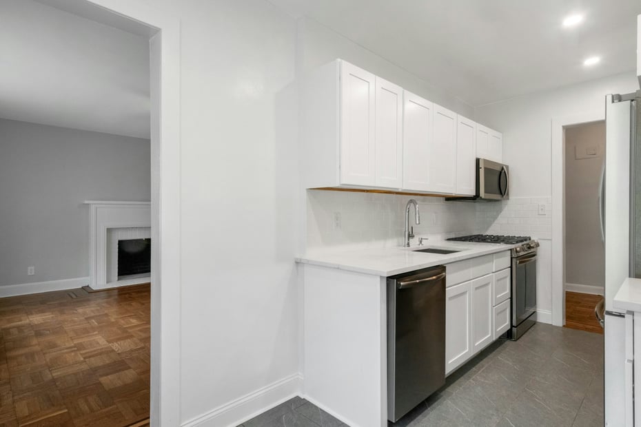 300 S Broadway  #1 L Photo 8