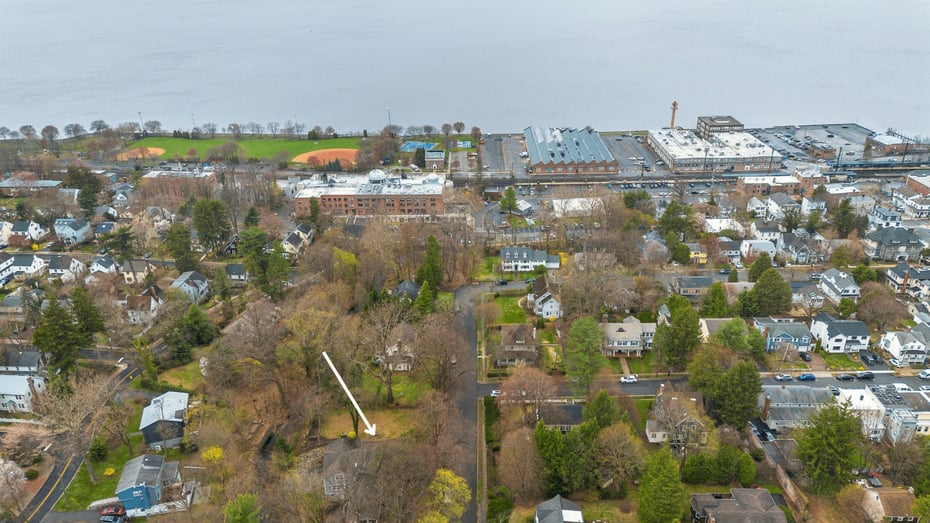 14 Barney Park Photo 43