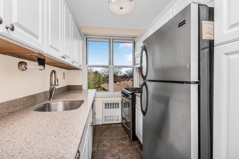 1304 Midland Avenue  #C35 Photo 6