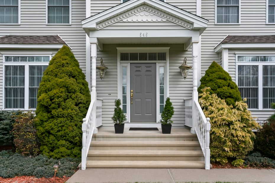 546 White Plains Road Photo 1