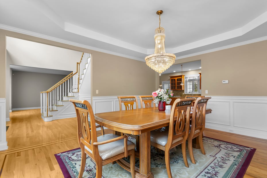 546 White Plains Road Photo 10