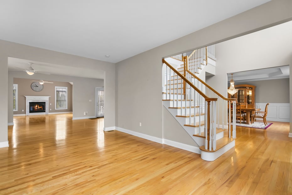 546 White Plains Road Photo 11