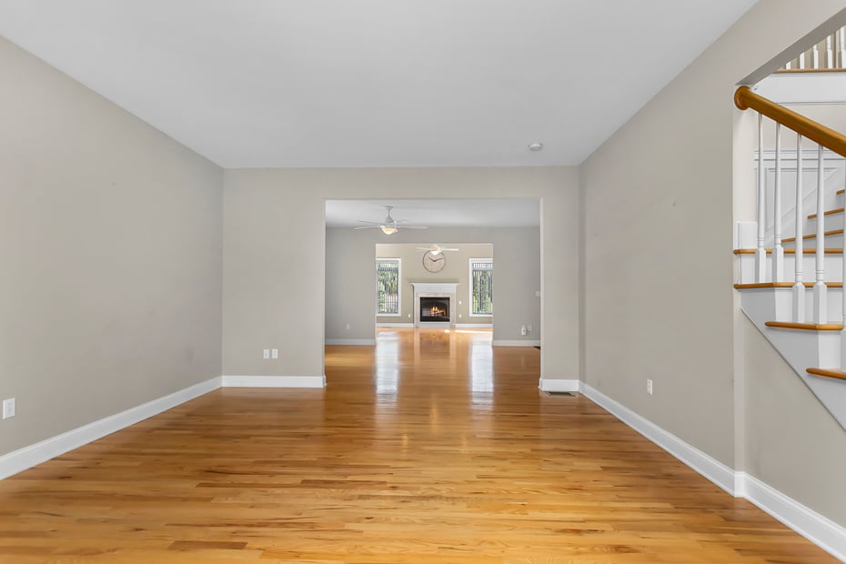 546 White Plains Road Photo 13