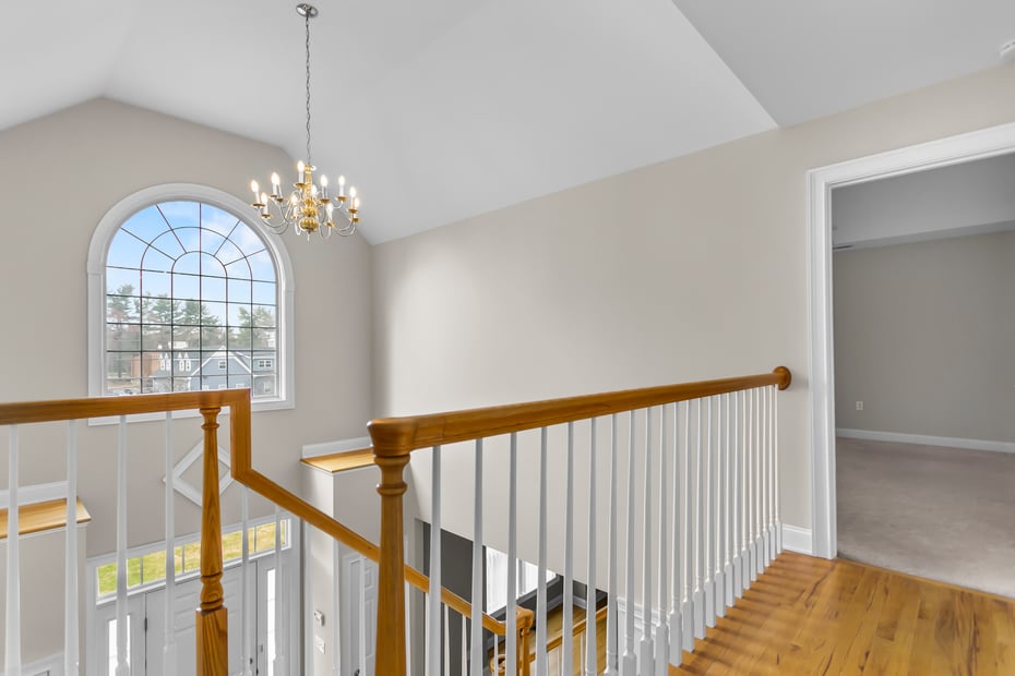 546 White Plains Road Photo 17