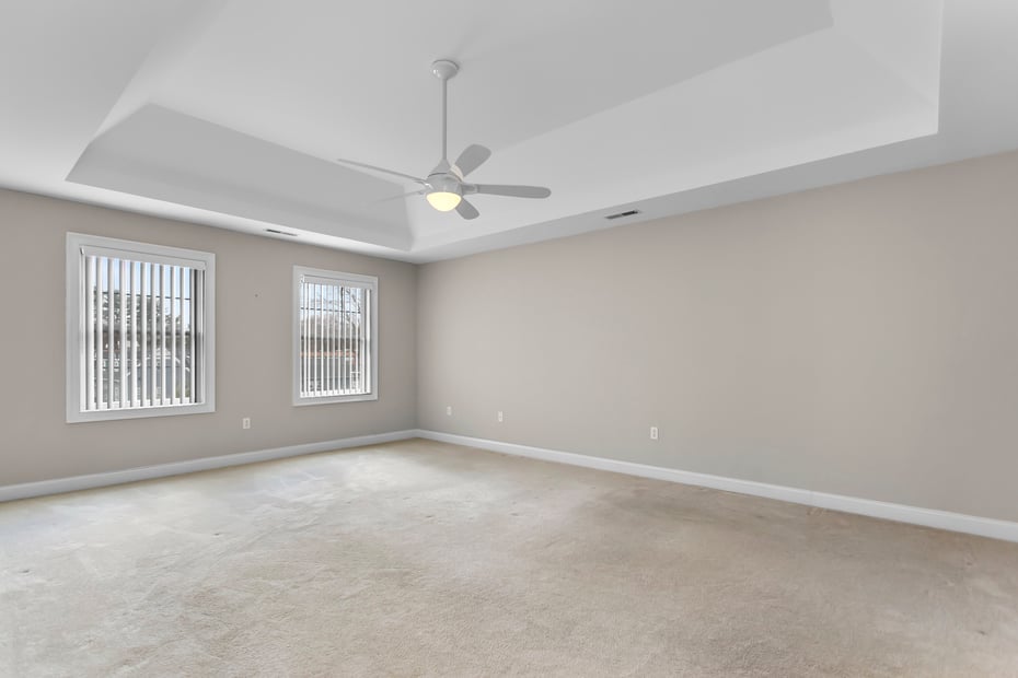 546 White Plains Road Photo 19