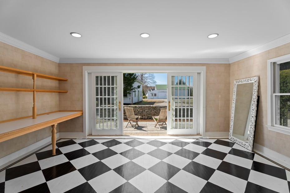 60 Lyme Street Photo 10