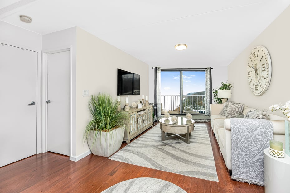 1155 Warburton Avenue  #11Y Photo 2