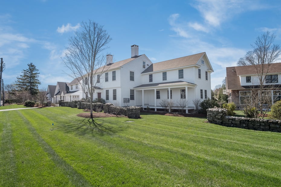 908 Boston Post Road Photo 3