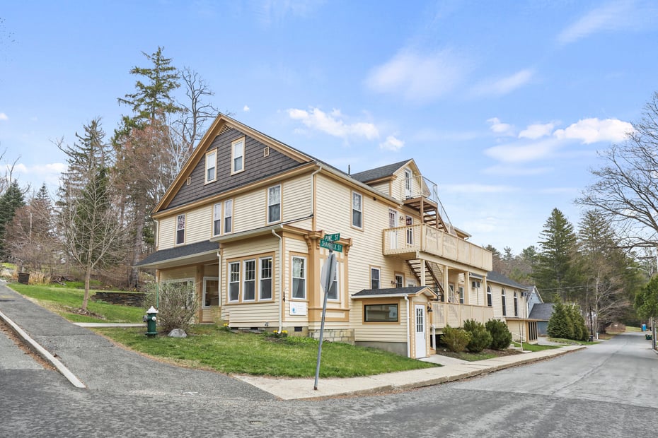 14 Pine St Photo 1