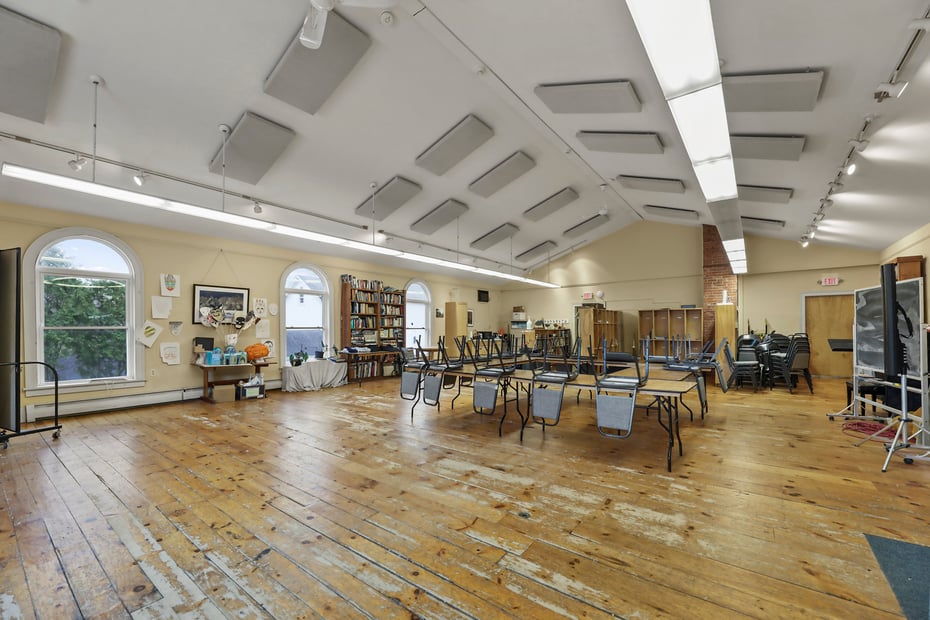 14 Pine St Photo 6