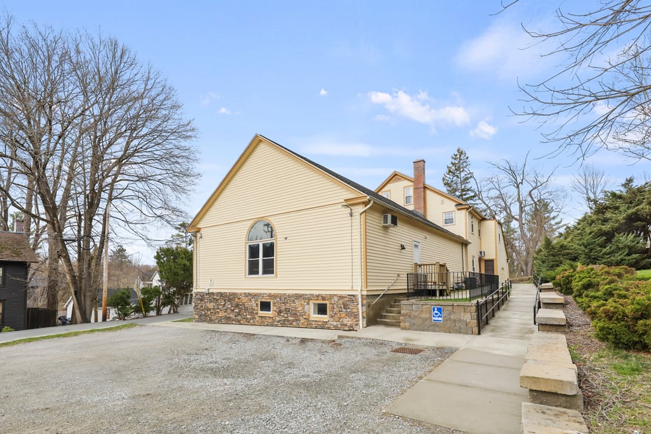 14 Pine St Photo 23
