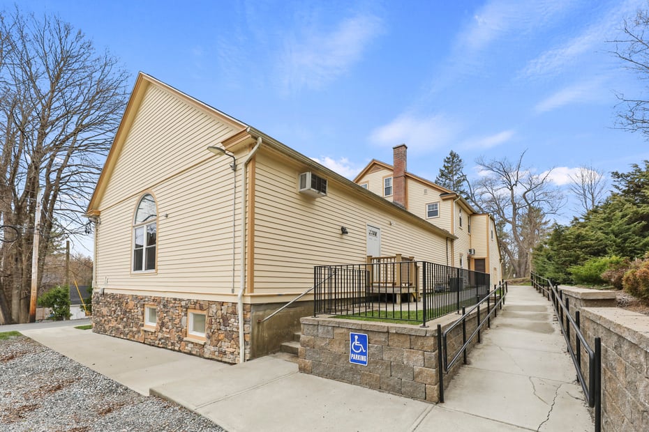 14 Pine St Photo 24