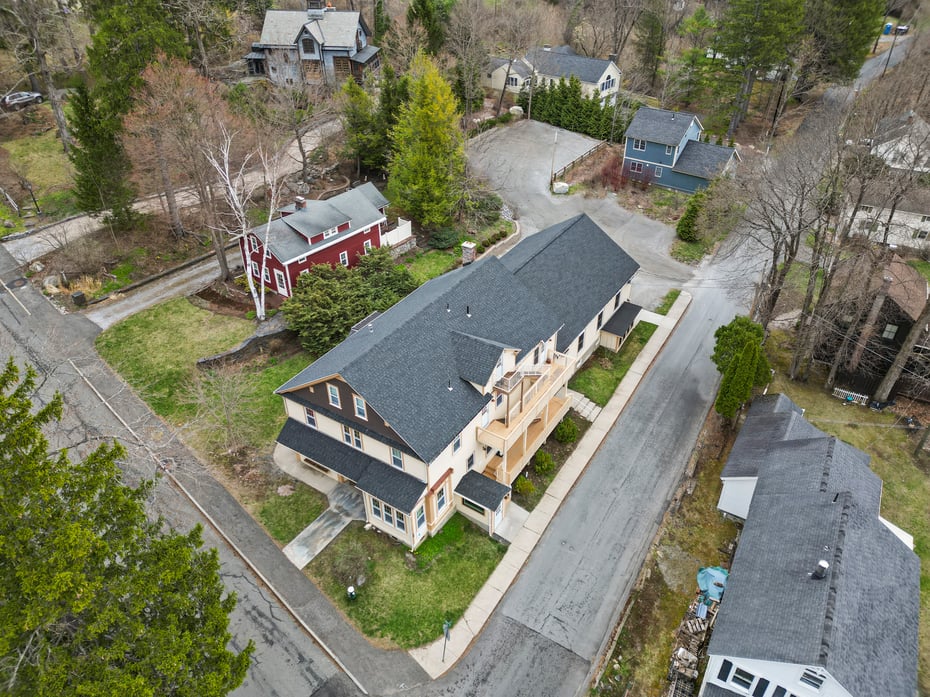 14 Pine St Photo 31
