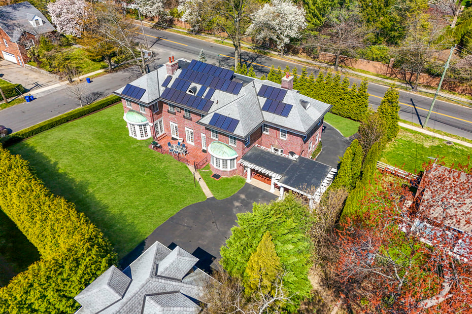 4610 Boston Post Road Photo 3