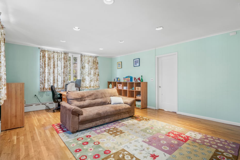 4610 Boston Post Road Photo 13