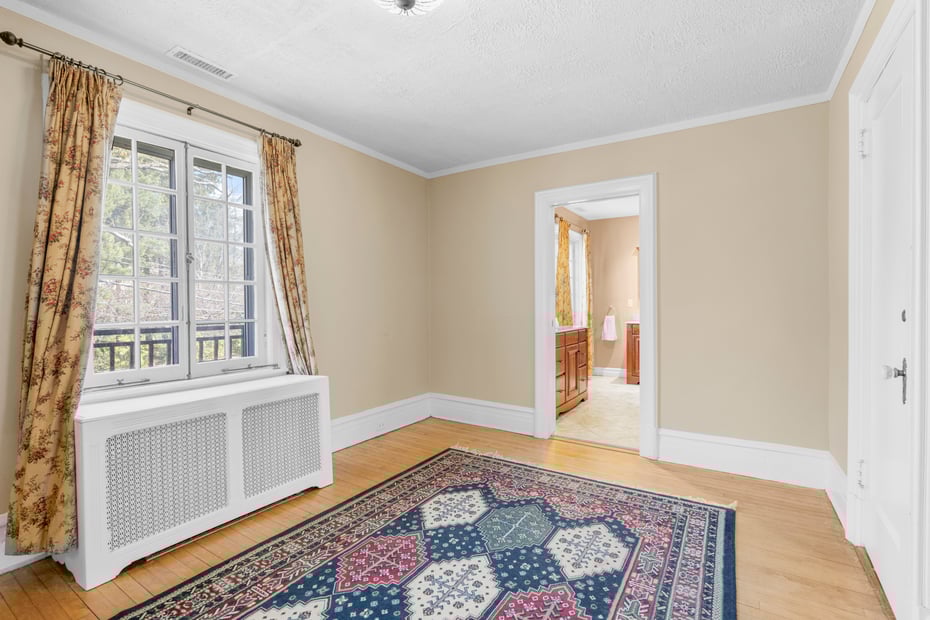 4610 Boston Post Road Photo 18