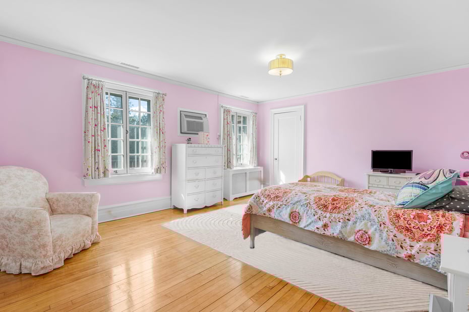 4610 Boston Post Road Photo 21