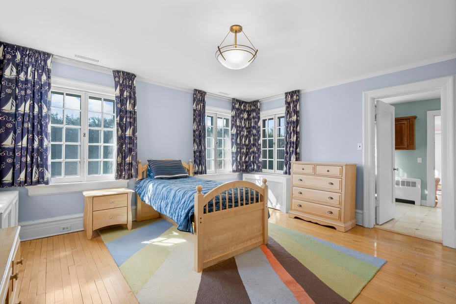 4610 Boston Post Road Photo 23