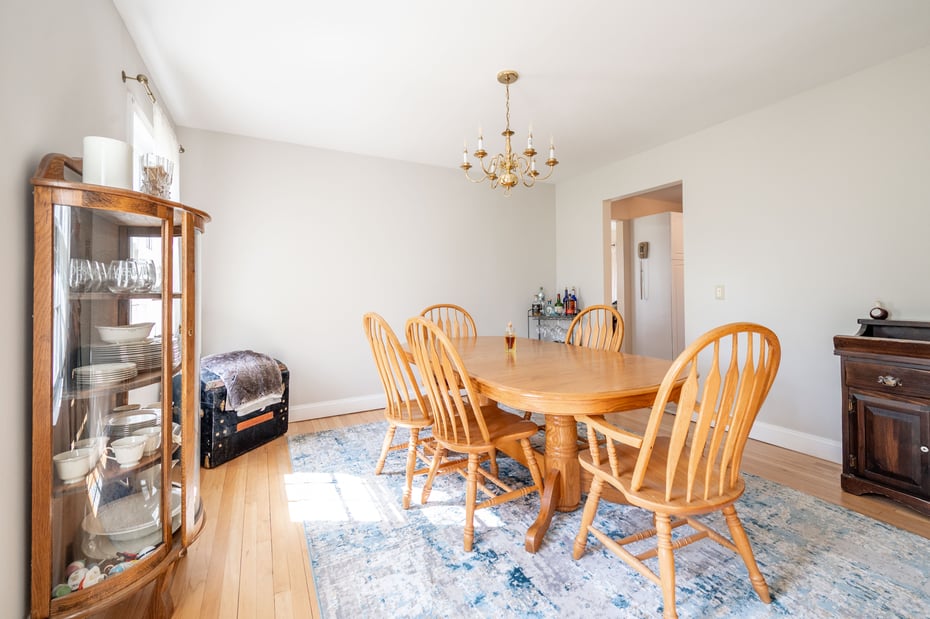 2 Greenview Road Photo 8