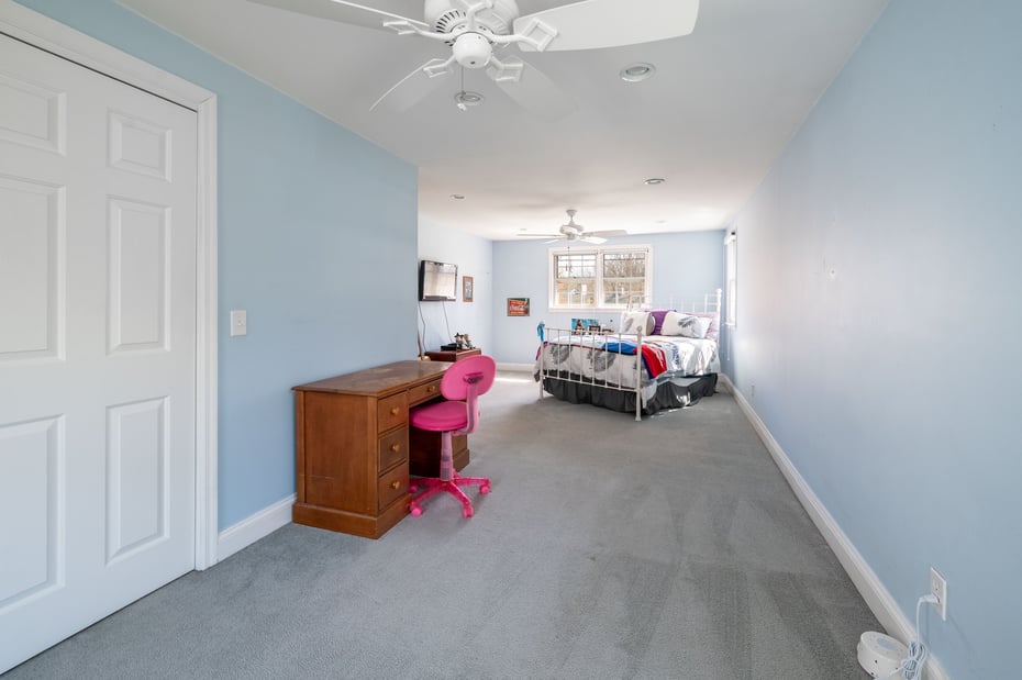 2 Greenview Road Photo 24