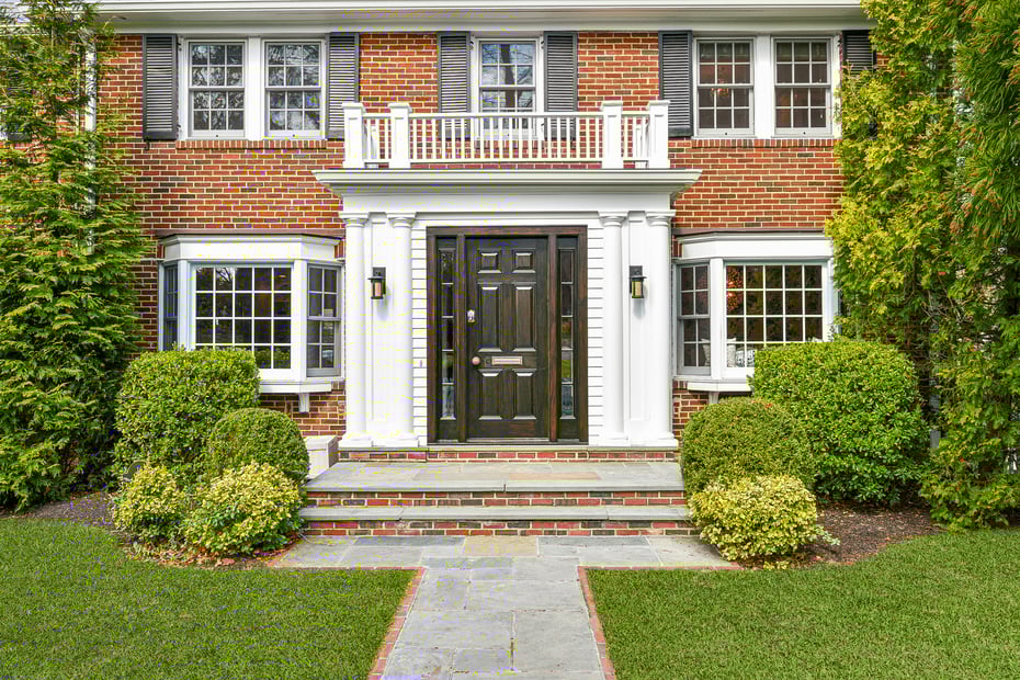 16 Locust Avenue Photo 2
