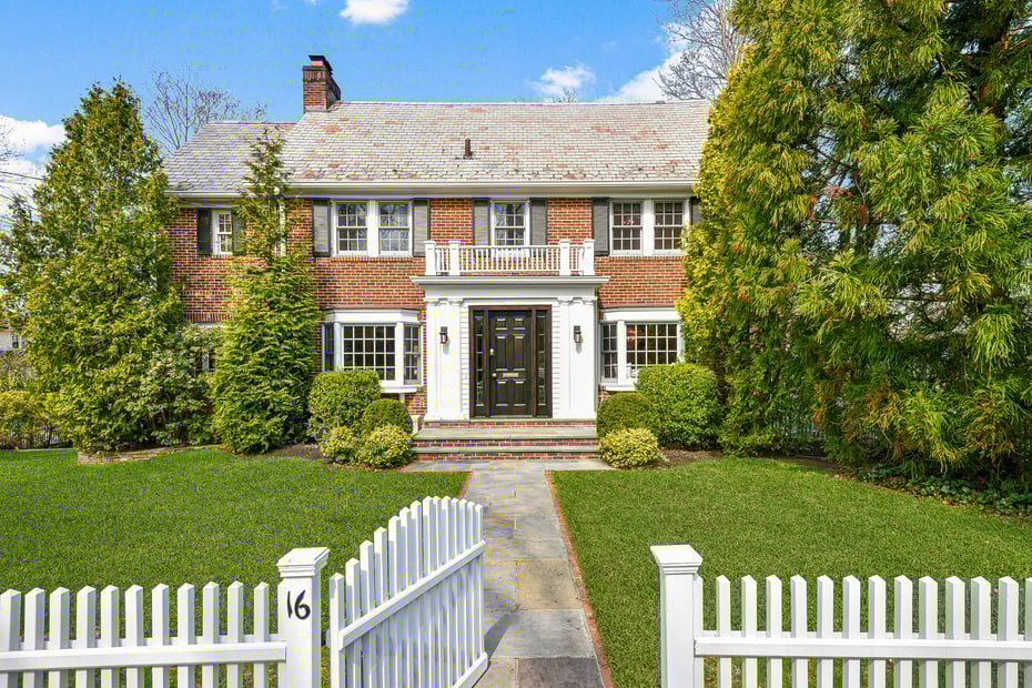 16 Locust Avenue Photo 1