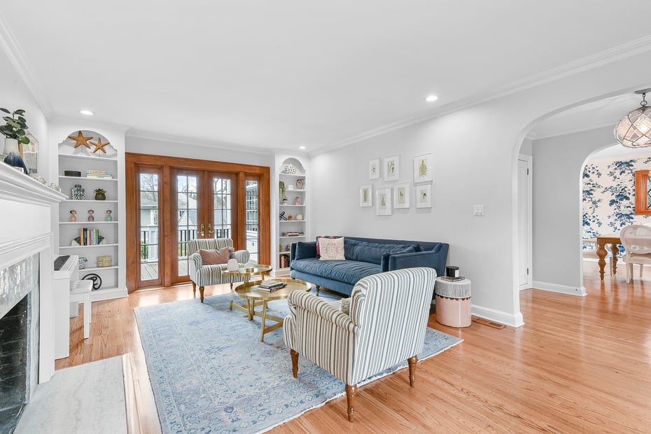 16 Locust Avenue Photo 5