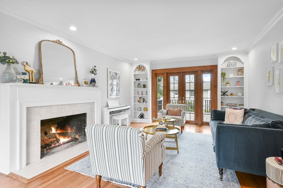 16 Locust Avenue Photo 8