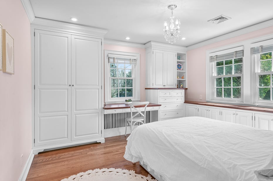 16 Locust Avenue Photo 32